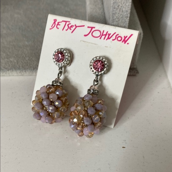 💚 Betsey Johnson Pink and Gold Cluster Earrings - NWTs - Picture 1 of 3